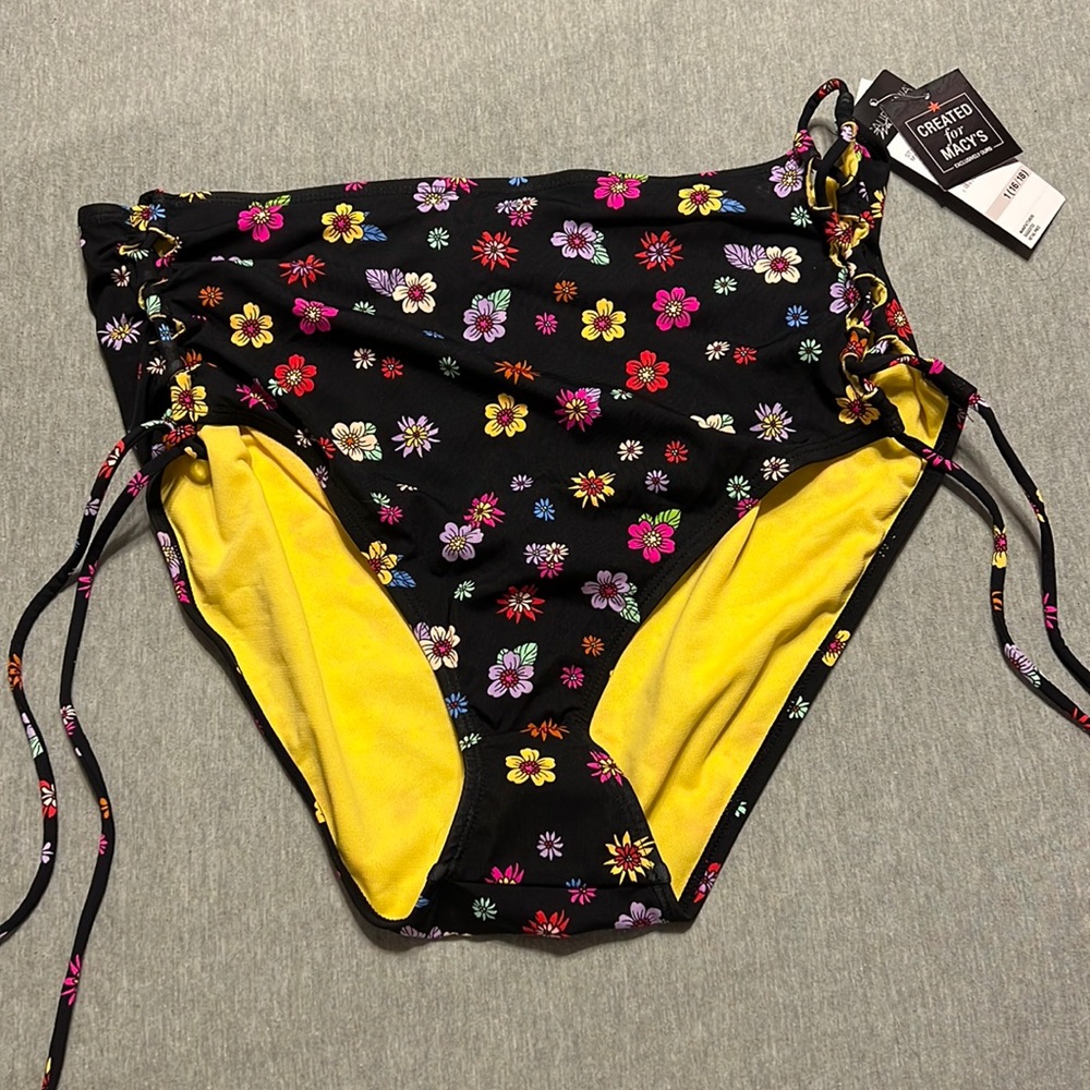 NWT CALIFORNIA WAVES BIKINI BOTTOM ONLY SIZE 16/18 Super Cute Floral Design